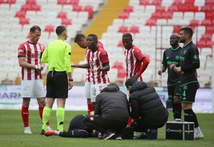 Süper Lig: Sivasspor: 3 - Konyaspor: 1 (Maç sonucu)