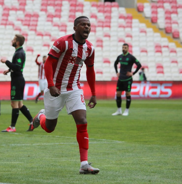 Süper Lig: Sivasspor: 3 - Konyaspor: 1 (Maç sonucu)