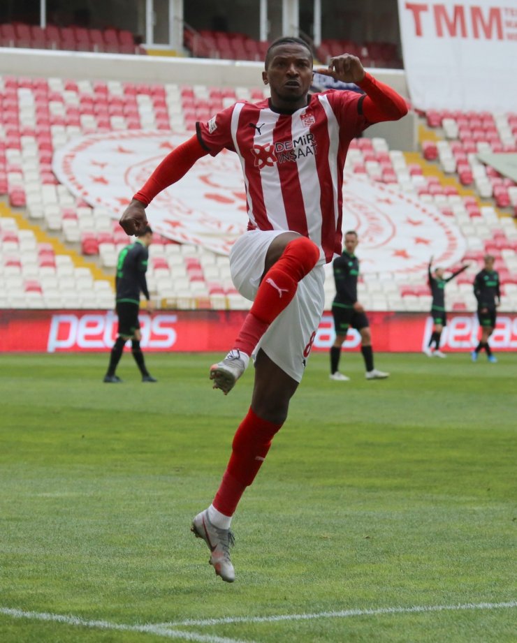 Süper Lig: Sivasspor: 3 - Konyaspor: 1 (Maç sonucu)