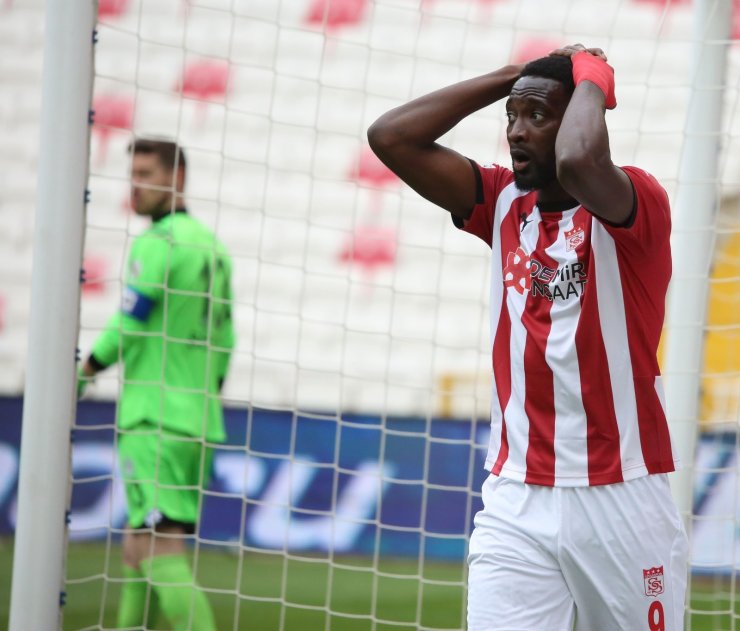 Süper Lig: Sivasspor: 1 - Konyaspor: 0 (İlk yarı)