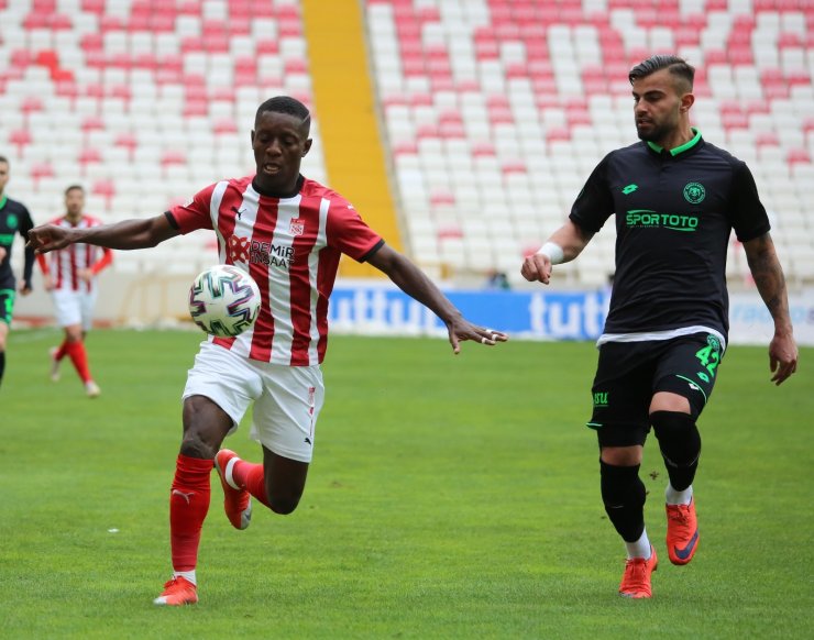 Süper Lig: Sivasspor: 1 - Konyaspor: 0 (İlk yarı)