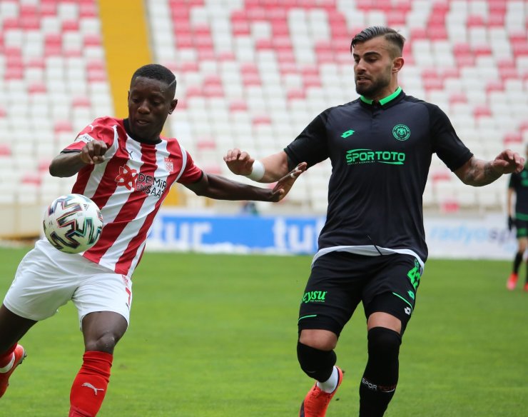 Süper Lig: Sivasspor: 1 - Konyaspor: 0 (İlk yarı)