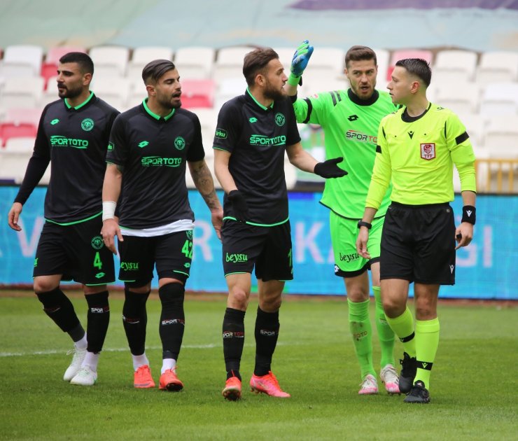 Süper Lig: Sivasspor: 1 - Konyaspor: 0 (İlk yarı)