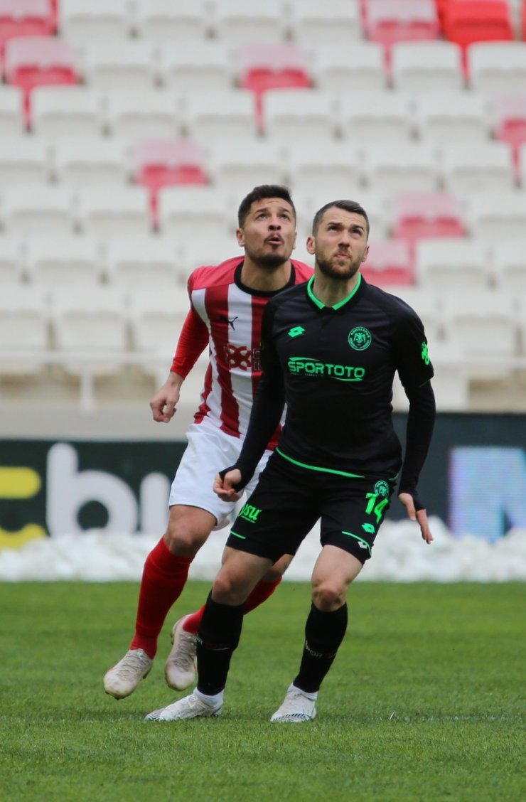 Süper Lig: Sivasspor: 1 - Konyaspor: 0 (İlk yarı)