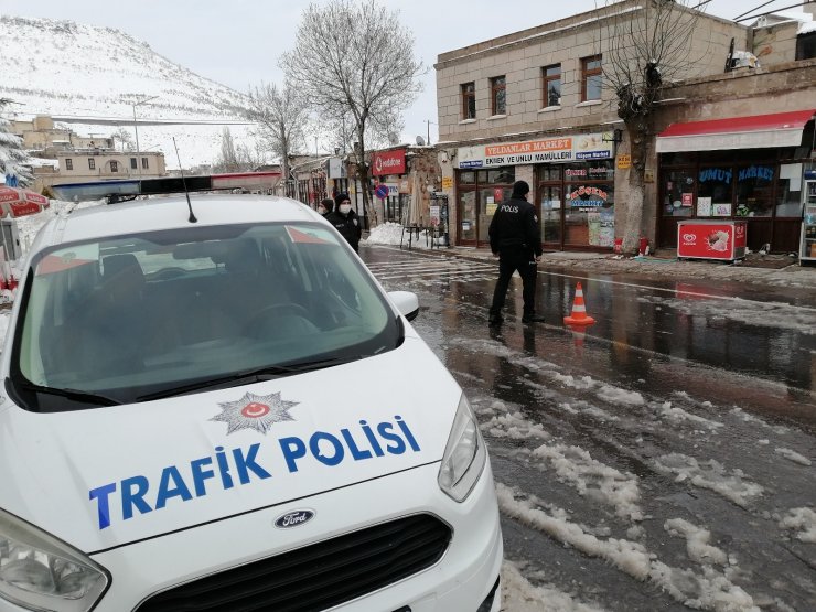 Güzelyurt ilçesinde polis ihlale izin vermiyor