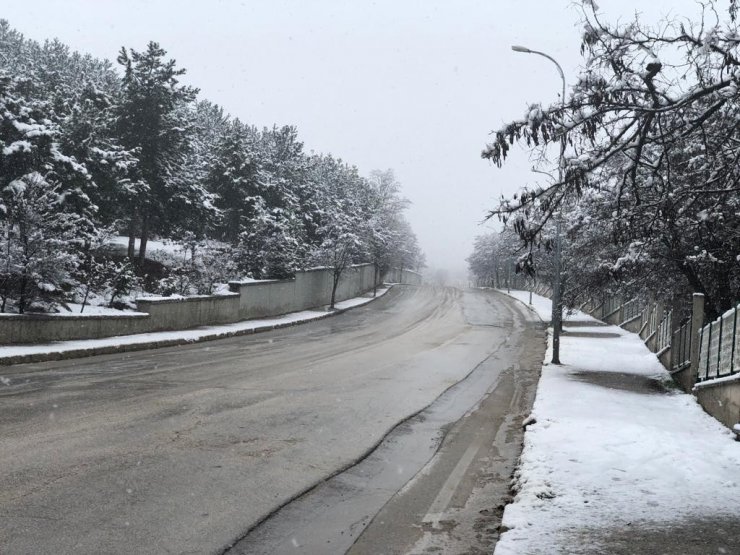 Eskişehir yine beyaz örtü altında