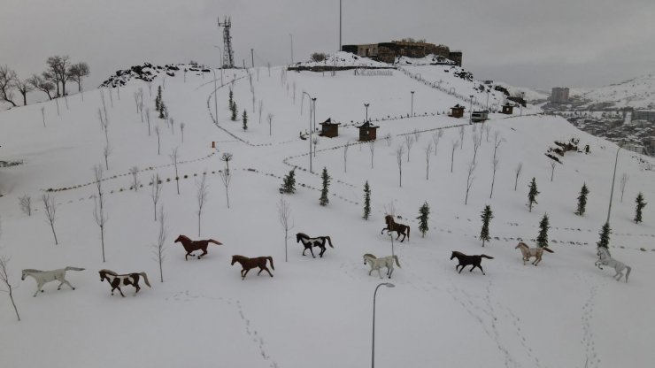 Nevşehir’de kar kalınlığı 42 cm olarak ölçüldü