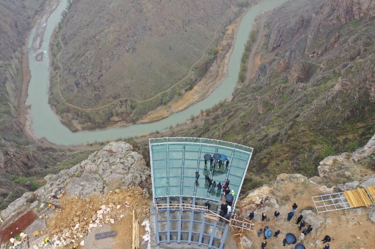 Yerden 200 metre yüksekliğe yapıldı, nefes kesecek