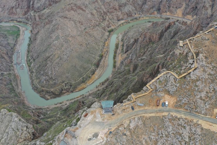 Yerden 200 metre yüksekliğe yapıldı, nefes kesecek