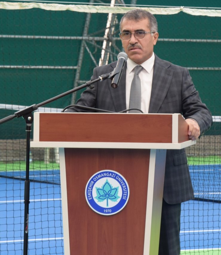 Yenilenen ESOGÜ kapalı tenis kortları hizmete girdi