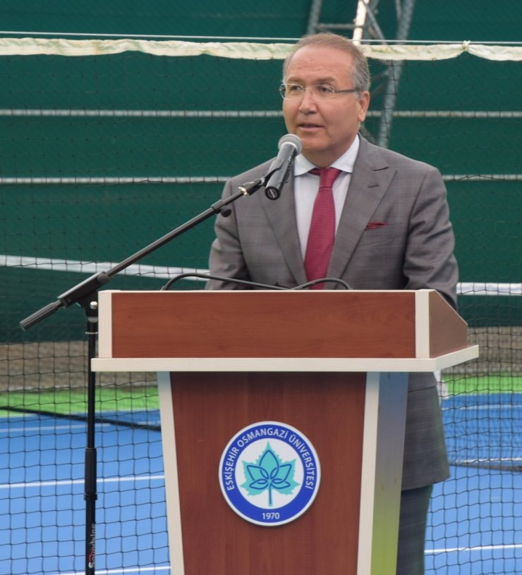 Yenilenen ESOGÜ kapalı tenis kortları hizmete girdi