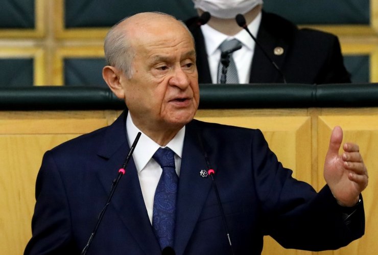 MHP lideri Bahçeli: "(104 amiralin imza attığı bildirinin yayımlanmadan önce değiştirilmesiyle ilgili iddialar) Madem öyleydi, 104 kişiden birisi çıkıp da bu bildiriyi niçin inkar edemedi? İmza attığım metin bu değildir itir