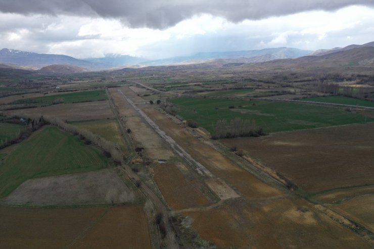 İlk yerli ve milli uçakların iniş yaptığı havaalanı ineklerin otlağı olmaktan kurtuluyor