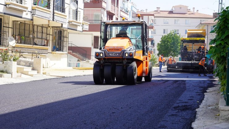 Keçiören Belediyesinden 2 yılda 300 bin ton asfalt serimi