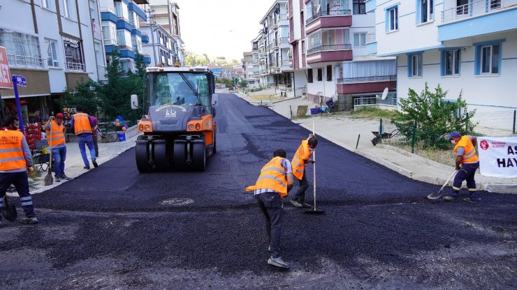 Keçiören Belediyesinden 2 yılda 300 bin ton asfalt serimi