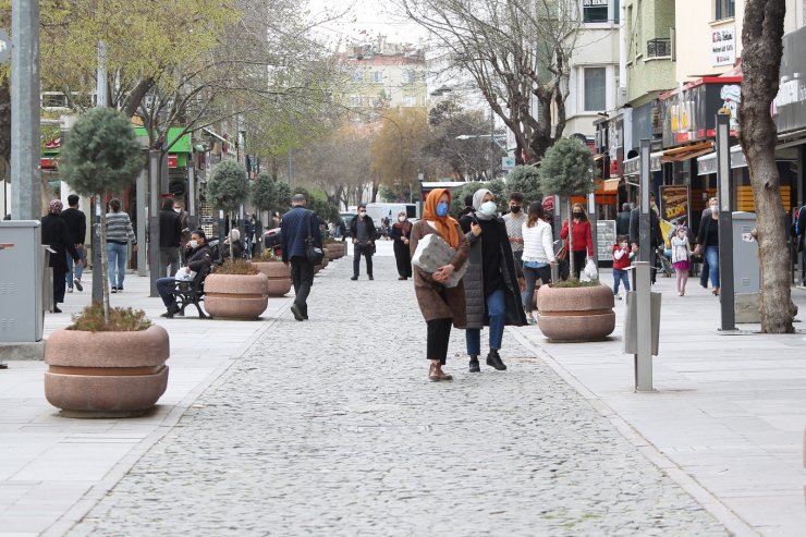 Konya’da vatandaşlar kısıtlamalardan memnun hatta artırılmasını istiyor