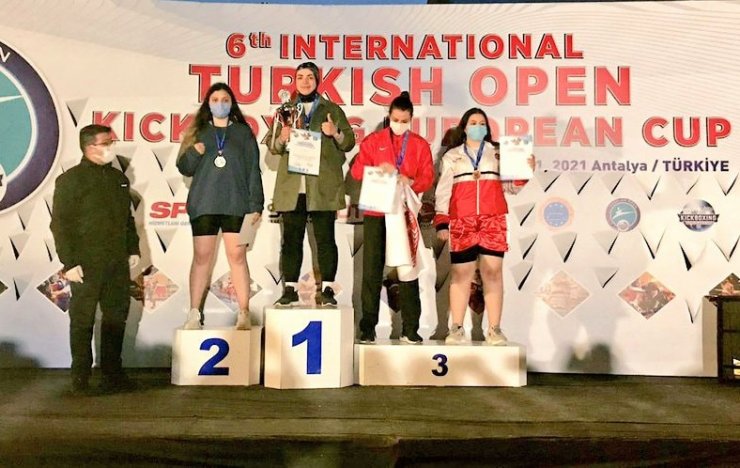 Sivaslı sporcu Kick Boks’ta Avrupa şampiyonu oldu