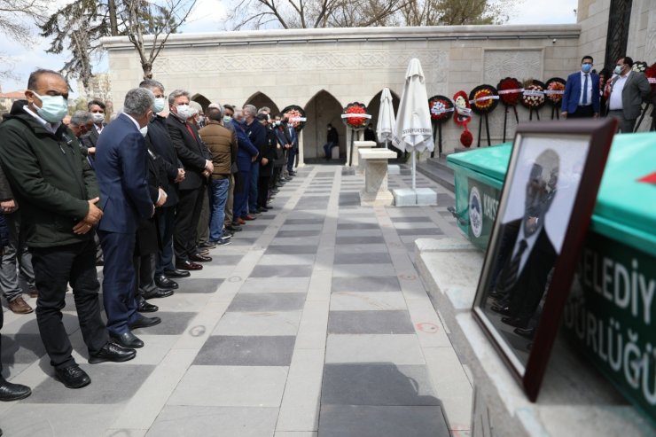 Gazeteci Veli Altınkaya son yolculuğuna uğurlandı