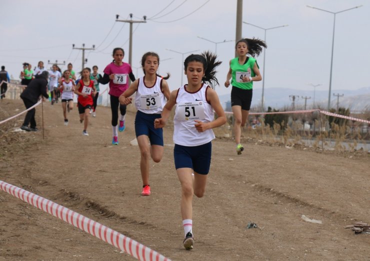 Atletizm kros ligi yarı final yarışları Sivas’ta yapıldı