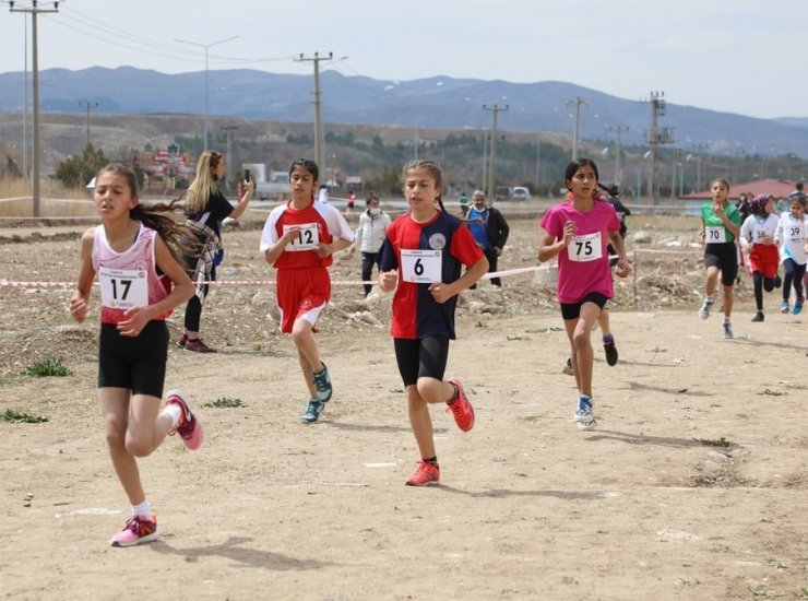 Atletizm kros ligi yarı final yarışları Sivas’ta yapıldı