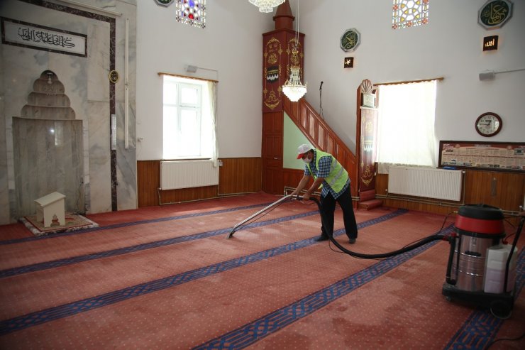 Gölbaşı’nda hijyen çalışmaları tam gaz sürüyor