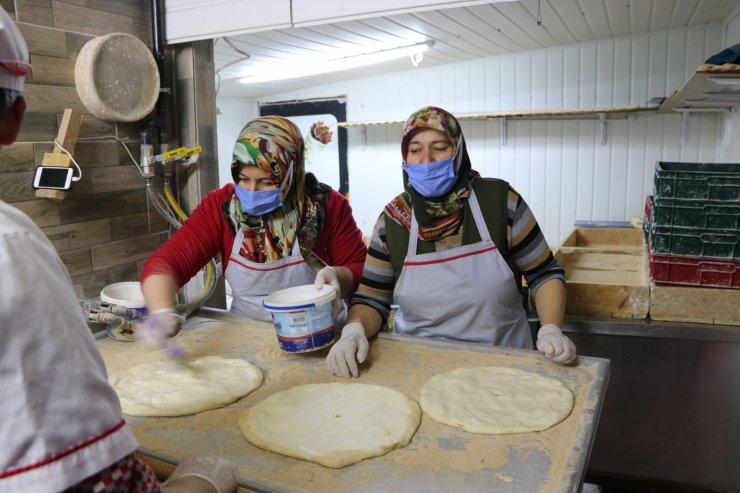 Ramazan’da tok tutan köy çöreği