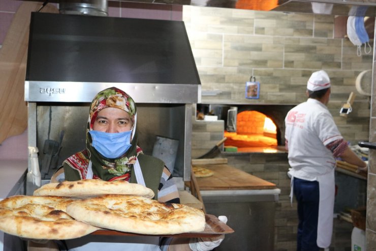 Ramazan’da tok tutan köy çöreği