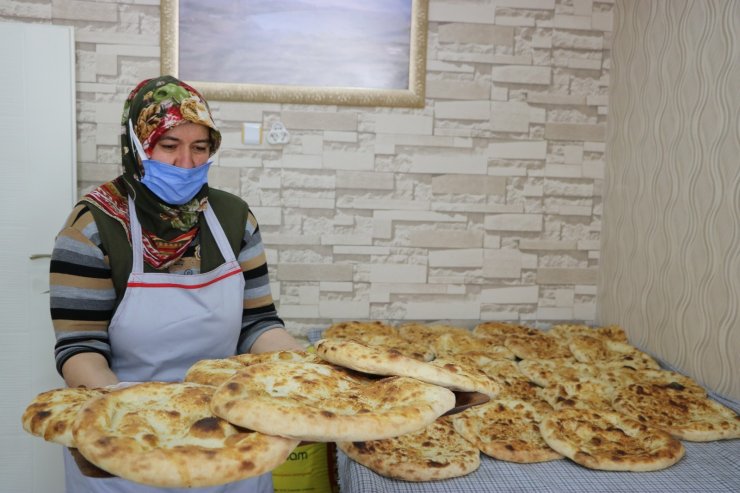 Ramazan’da tok tutan köy çöreği