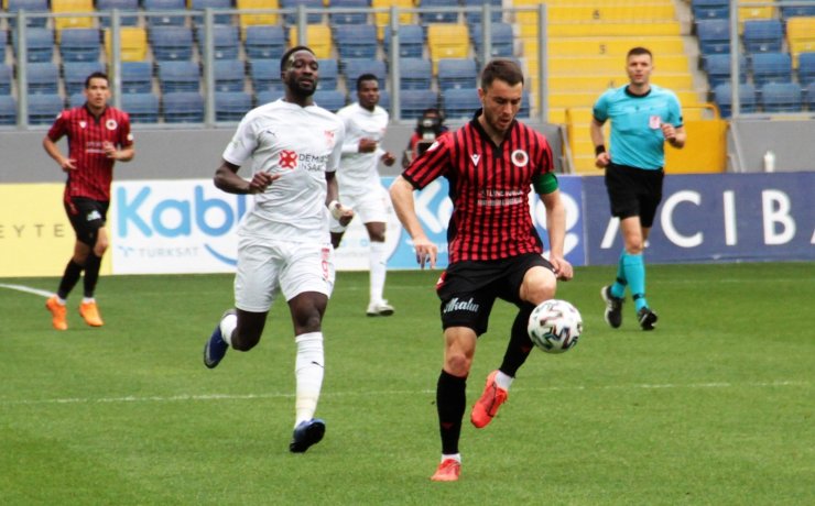 Süper Lig: Gençlerbirliği: 2 - Sivasspor: 0 (İlk yarı)