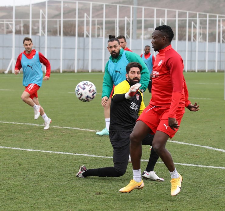 Sivasspor ara vermeden Beşiktaş maçı hazırlıklarına başladı