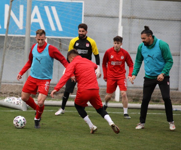 Sivasspor ara vermeden Beşiktaş maçı hazırlıklarına başladı