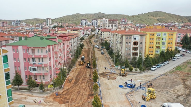 Güzelyurt Mahallesinde dev altyapı ve üstyapı hamlesi için belediye ekipleri tam kadro sahada