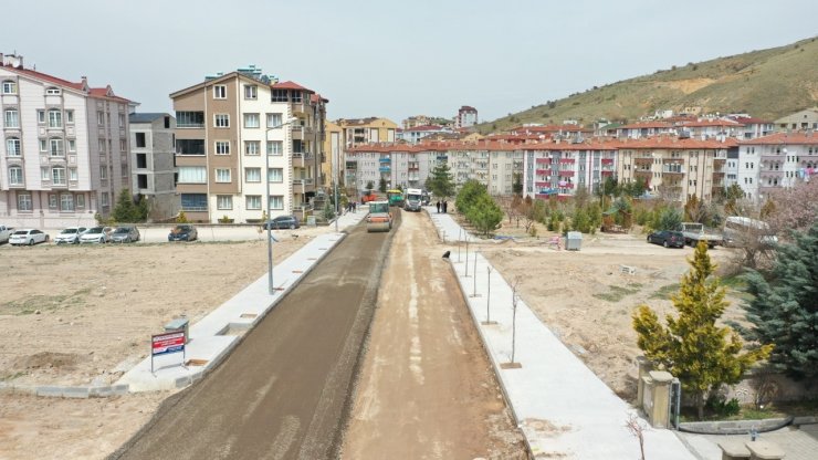 Gazi Caddesinde sıcak asfalt öncesinde PMT serimine başlandı