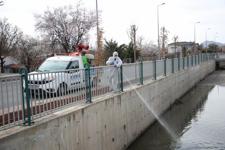 Melikgazi’de larva döneminde haşeratla mücadele başladı