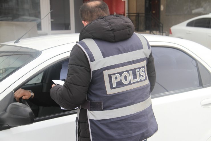 Karantinada olması gereken sürücü polis kontrolünde yakalandı