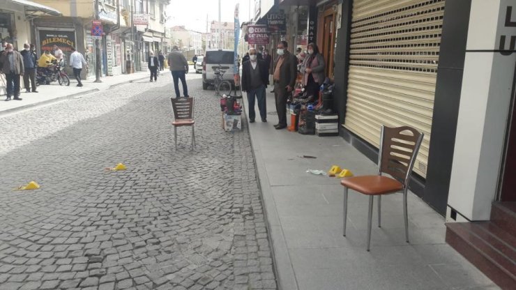 Konya’da iş yerini açan kuyumcu bacağından vuruldu