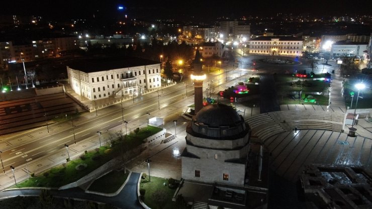 Covid-19 engeline takılan 5 asırlık gelenek minarelerden sürdürülüyor