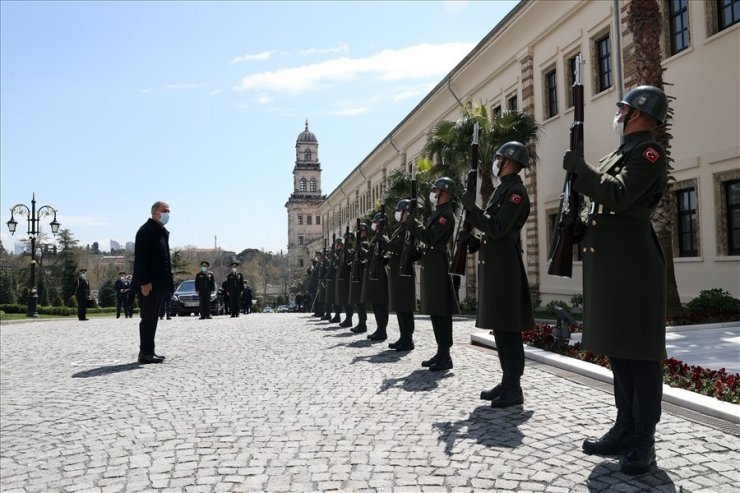 Bakan Akar, 19’uncu Genelkurmay Başkanı emekli Orgeneral Üruğ’un cenaze törenine katıldı