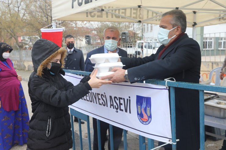 Başkan Yıldızkaya, Mehmet Akif Mahallesi’nde kurulan gönül sofrasında vatandaşlarla buluştu