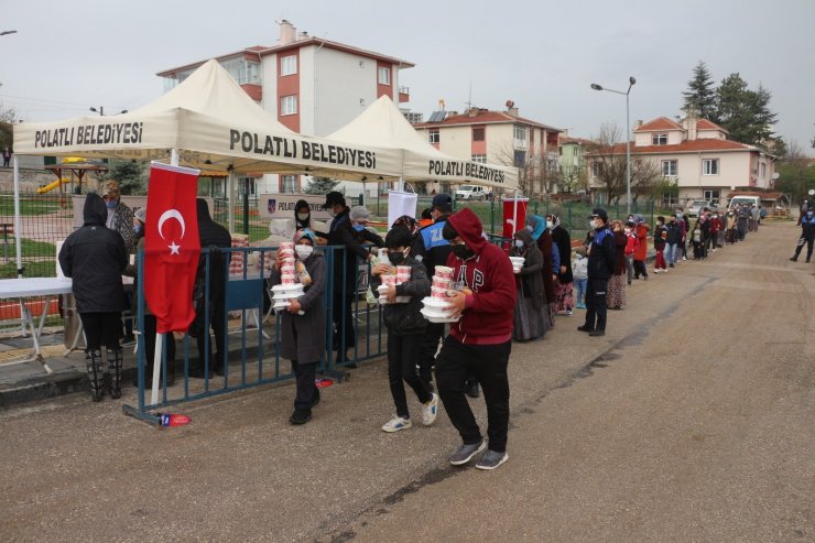 Başkan Yıldızkaya, Mehmet Akif Mahallesi’nde kurulan gönül sofrasında vatandaşlarla buluştu