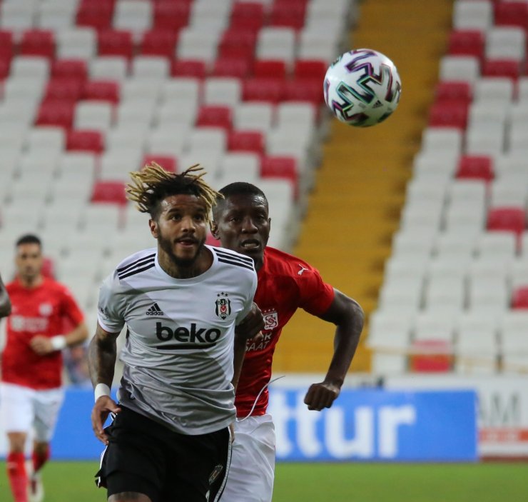 Süper Lig: D.G. Sivasspor: 0 - Beşiktaş: 0 (İlk yarı)