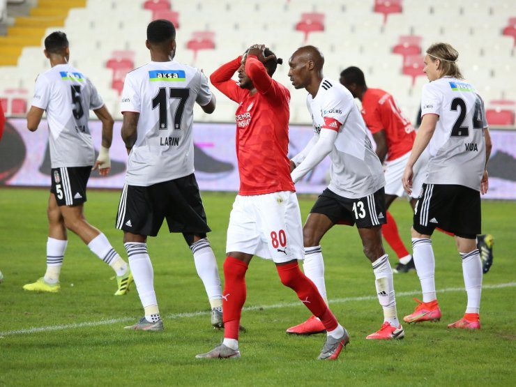 Süper Lig: D.G. Sivasspor : 0 Beşiktaş: 0 (Maç sonucu)