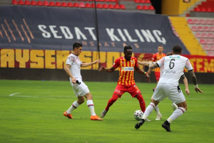 Süper Lig: Hes Kablo Kayserispor: 0 - Gençlerbirliği: 0 (Maç devam ediyor)