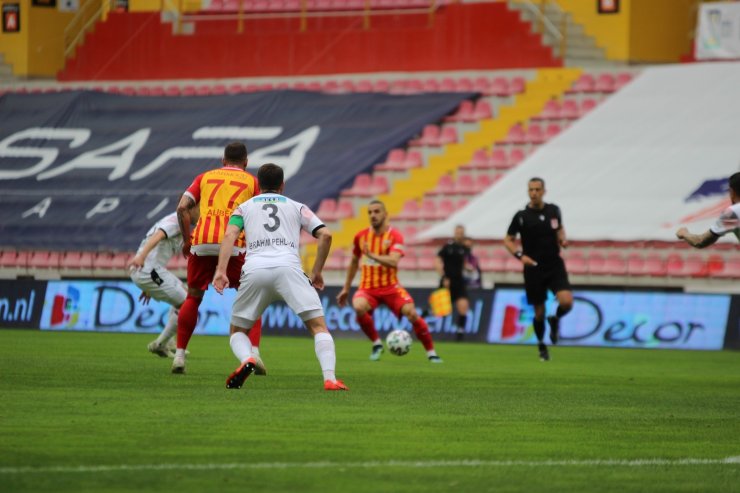 Süper Lig: Hes Kablo Kayserispor: 0 - Gençlerbirliği: 0 (Maç devam ediyor)