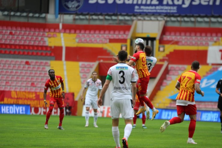 Süper Lig: Hes Kablo Kayserispor: 1 - Gençlerbirliği: 0 (İlk yarı)