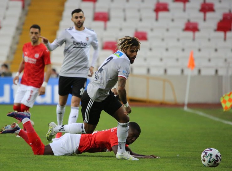 Süper Lig: Sivasspor: 0 - Beşiktaş: 0 (Maç devam ediyor)