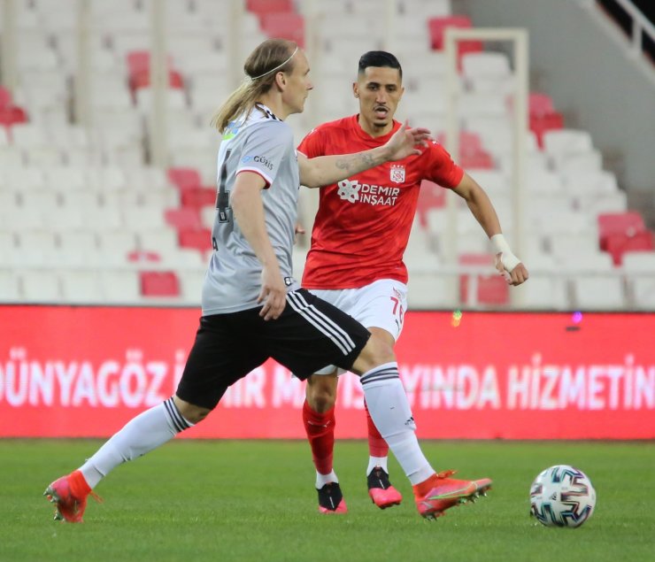 Süper Lig: Sivasspor: 0 - Beşiktaş: 0 (Maç devam ediyor)