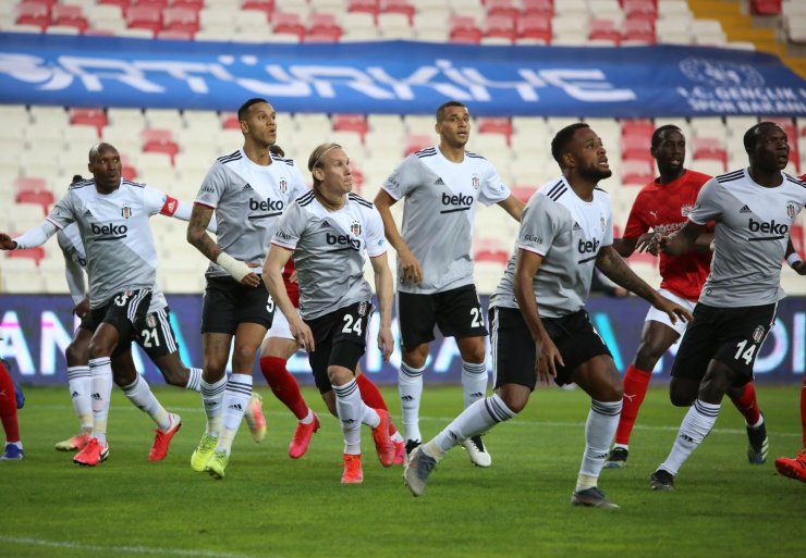 Süper Lig: Sivasspor: 0 - Beşiktaş: 0 (Maç devam ediyor)