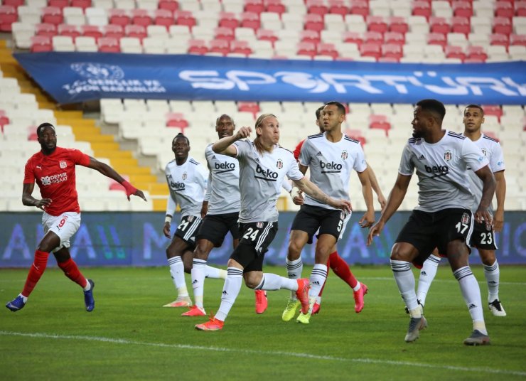 Süper Lig: Sivasspor: 0 - Beşiktaş: 0 (Maç devam ediyor)