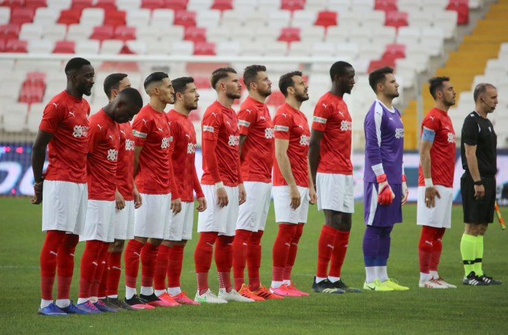 Süper Lig: Sivasspor: 0 - Beşiktaş: 0 (Maç devam ediyor)